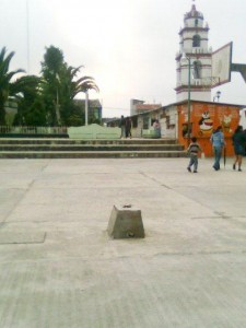 Sin alumbrado público Canchas de Basquet del parque municipal.