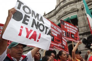 Ocupa Refugio Rivas a 2 mil alumnos para mostrar supuesto apoyo a favor