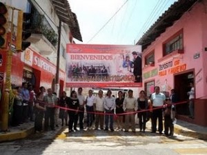Inauguran tianguis artesanal en la calle Juan Álvarez