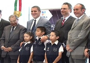 Entra en vigor el nuevo modelo de uniforme para todas las escuelas oficiales del estado de Puebla